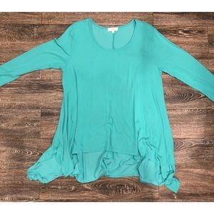 High-low Umgee shirt